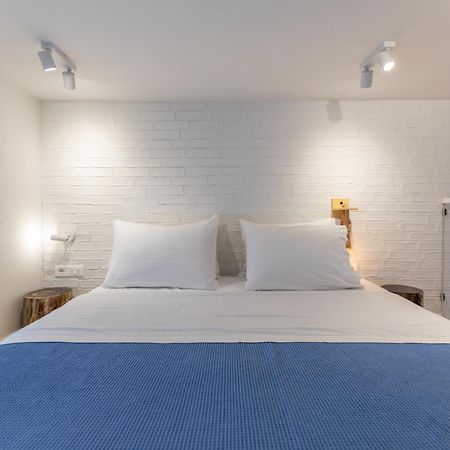 Elpis Guest House Himare Bagian luar foto