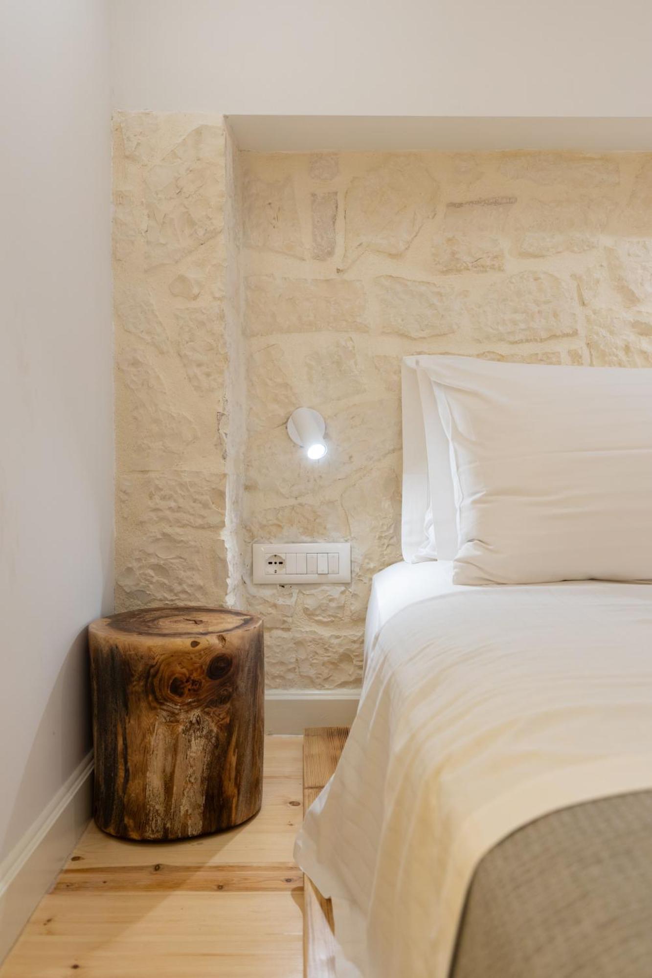 Elpis Guest House Himare Bagian luar foto