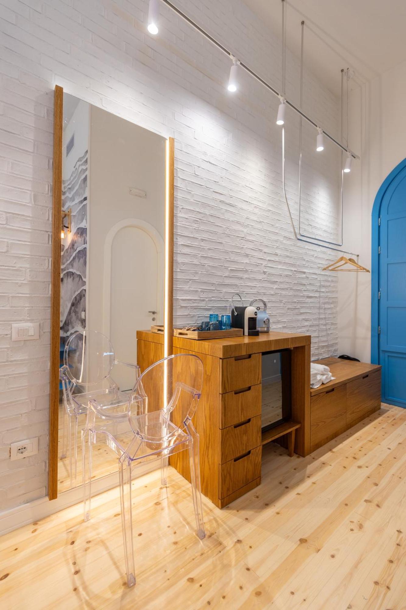 Elpis Guest House Himare Bagian luar foto