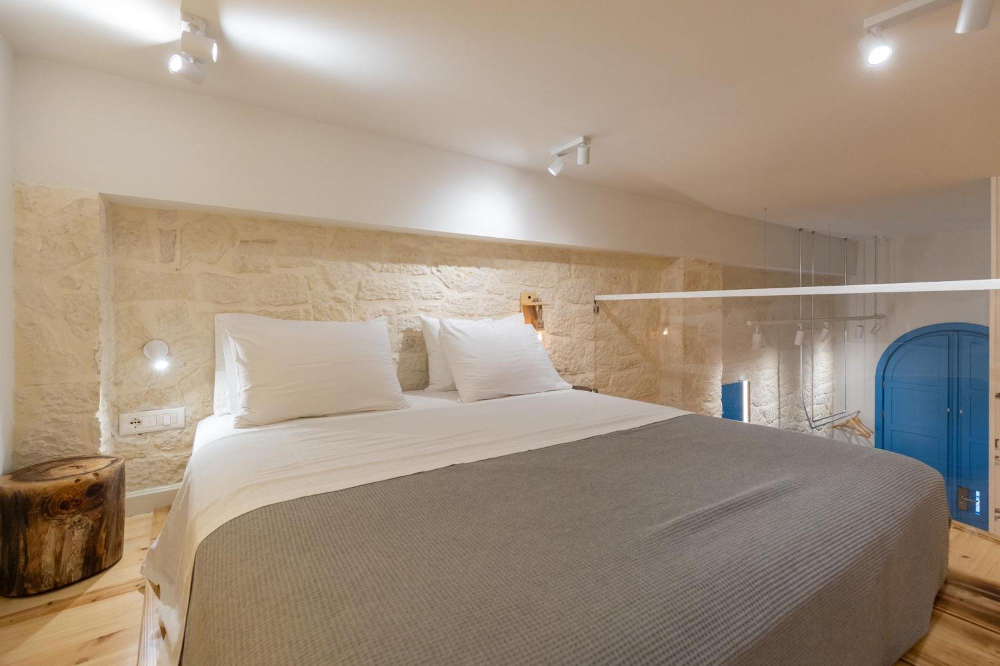 Elpis Guest House Himare Bagian luar foto
